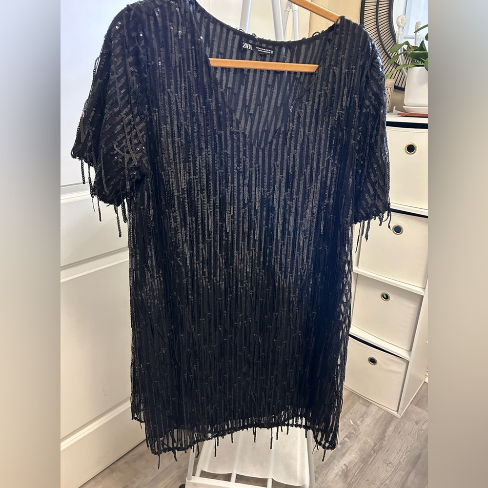 ZARA sequin black tunic mini dress. V neck , short sleeves. Size XL.